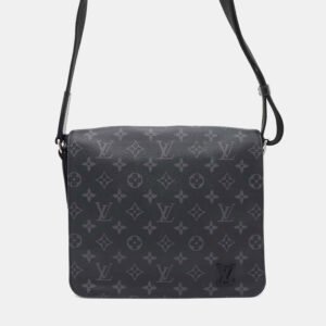 Louis Vuitton District Nv2 Noir Monogram Eclipse Size Pm