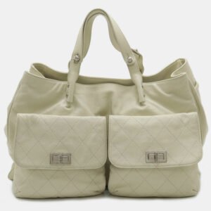 Chanel Ivory White Caviar Skin Leather 2.55 Matelasse Turnlock Tote Bag