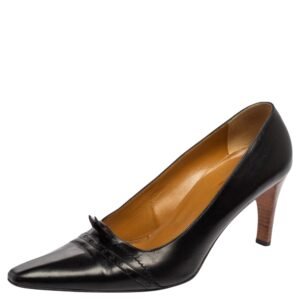 Gucci Black Leather Pointed Toe Pumps Size 39