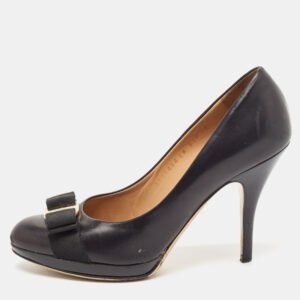 Salvatore Ferragamo Black Leather Vara Bow Pumps Size 38.5