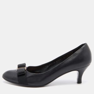 Salvatore Ferragamo Black Leather Vara Bow Pumps Size 39.5