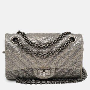 chanel metallic grey chevron leather 224 reissue 2.55 flap bag