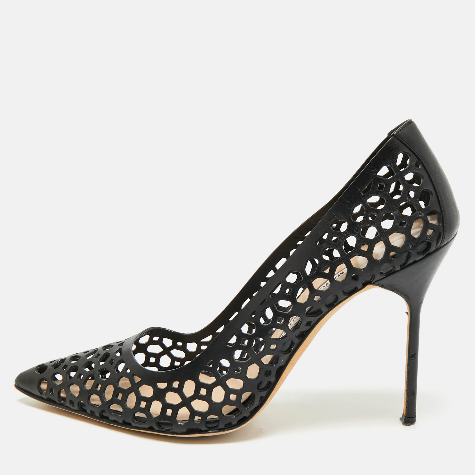 manolo blahnik black laser cut leather pointed toe pumps size 40