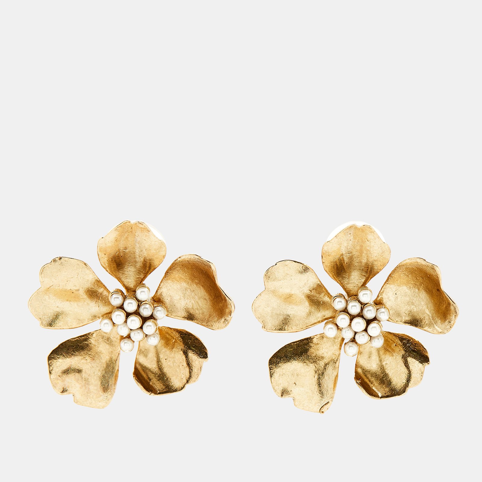 oscar de la renta  gold  flower faux pearl gold tone stud earrings