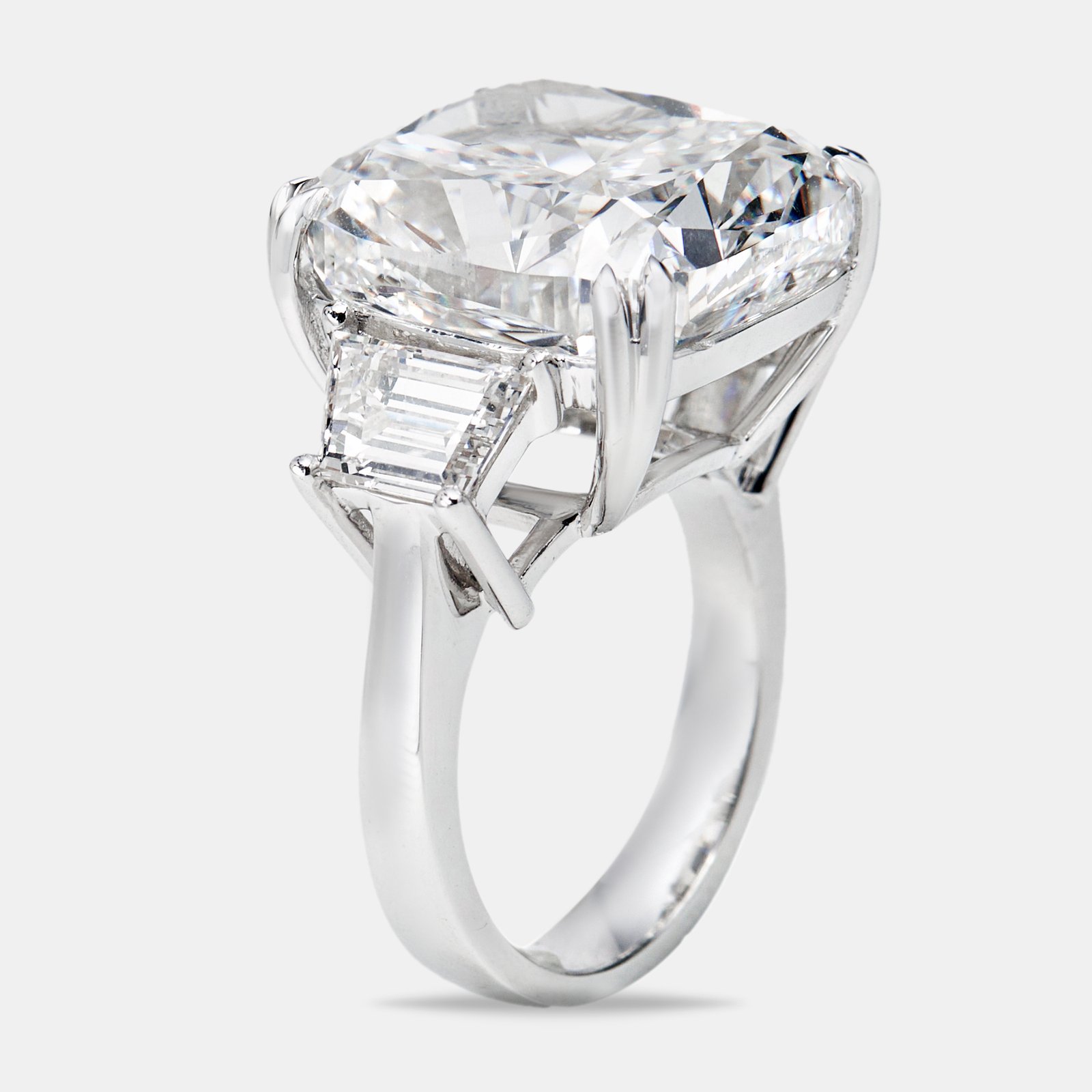 luxury-women-the-diamond-edit-new-fine-jewelry-p1175416-006.jpg 22.00 cts cushion cut and trapezoid lab grown diamond 18k white gold ring size 53