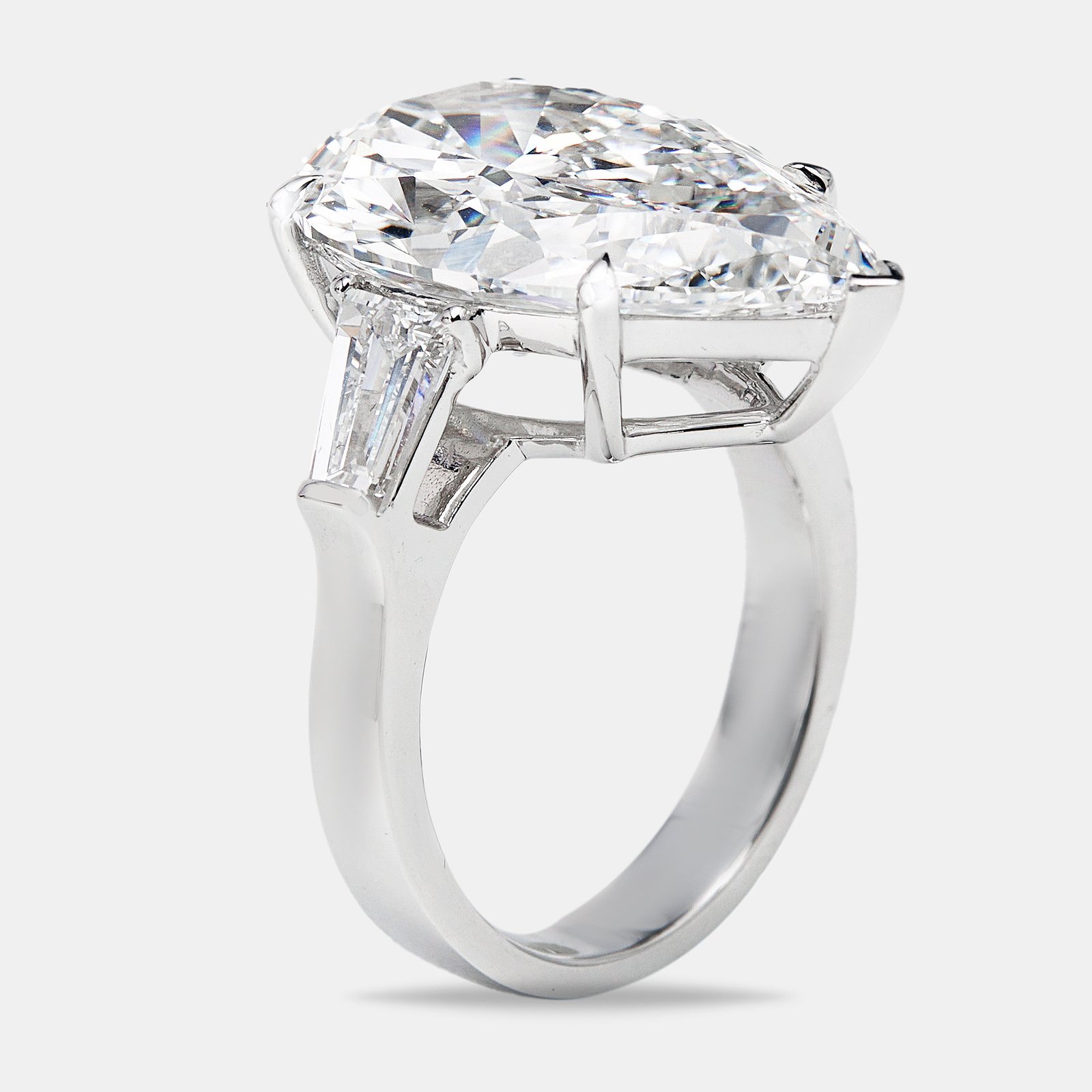 luxury-women-the-diamond-edit-new-fine-jewelry-p1175418-002.jpg 11.00 cts pear cut and trapezoid lab grown diamond 18k white gold ring size 53