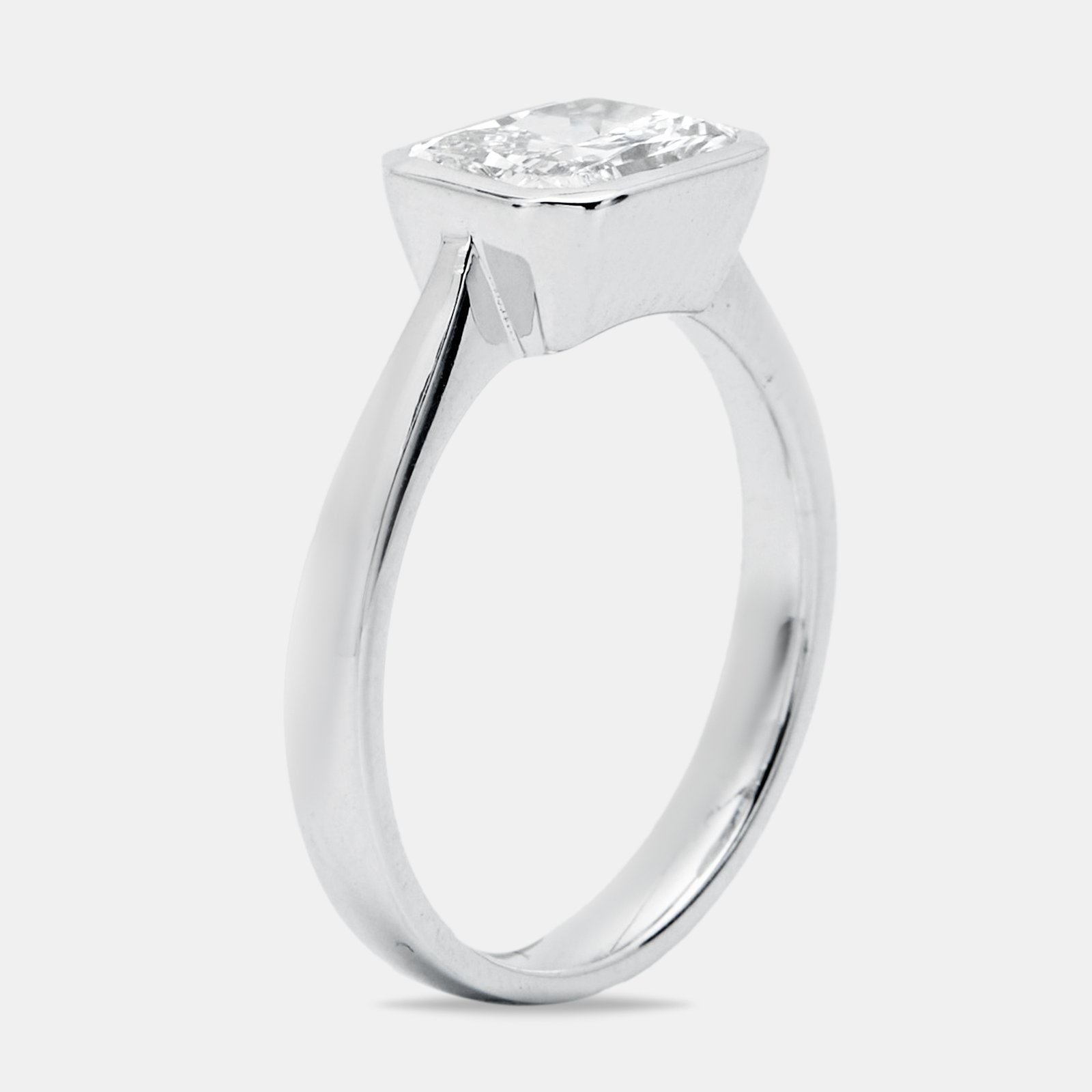 luxury-women-the-diamond-edit-new-fine-jewelry-p1175424-003.jpg 1.50 cts radiant cut lab grown diamond 18k white gold ring size 53
