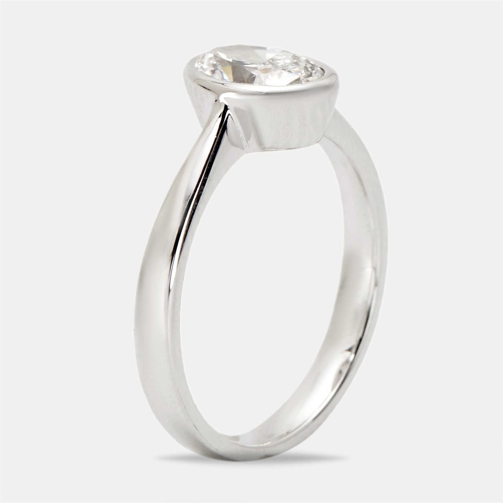 luxury-women-the-diamond-edit-new-fine-jewelry-p1175430-001.jpg 1.00 cts oval cut lab grown diamond 18k white gold ring size 53