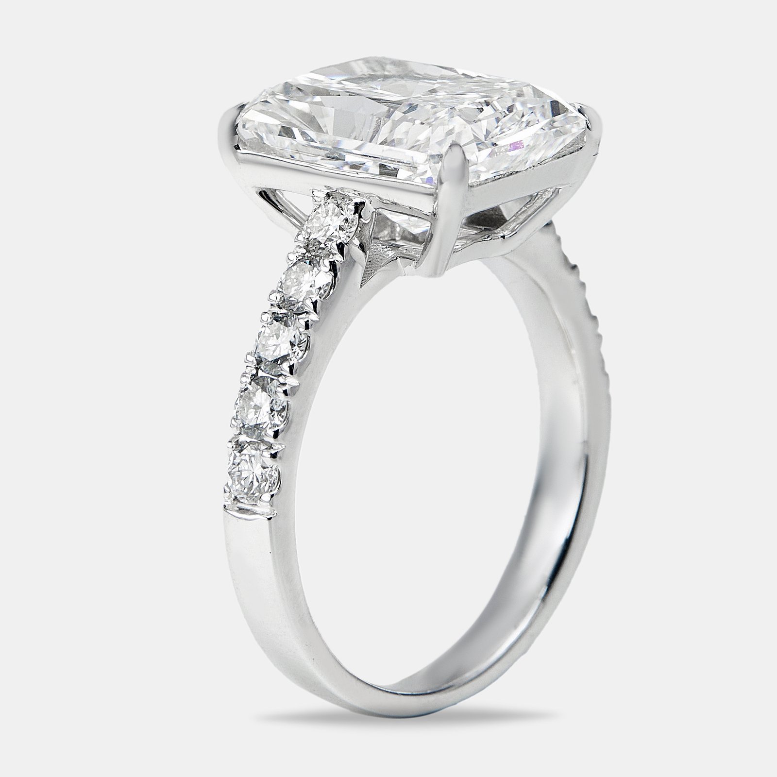 luxury-women-the-diamond-edit-new-fine-jewelry-p1175970-006.jpg 5.50 cts radiant and round lab grown diamond 18k white gold ring size 54