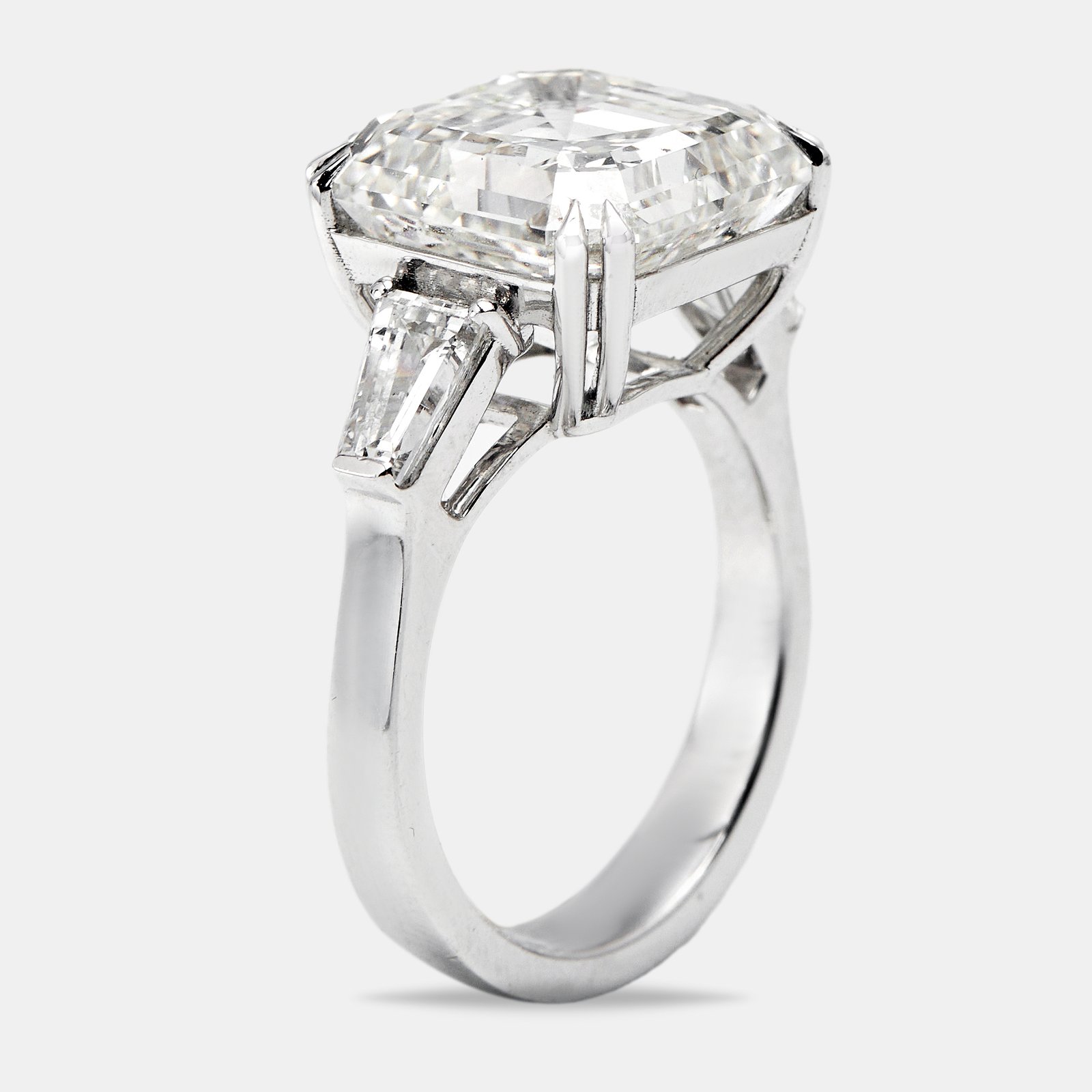 luxury-women-the-diamond-edit-new-fine-jewelry-p1175976-005.jpg 11.00 cts asscher cut and trapezoid lab grown diamond 18k white gold ring size 51