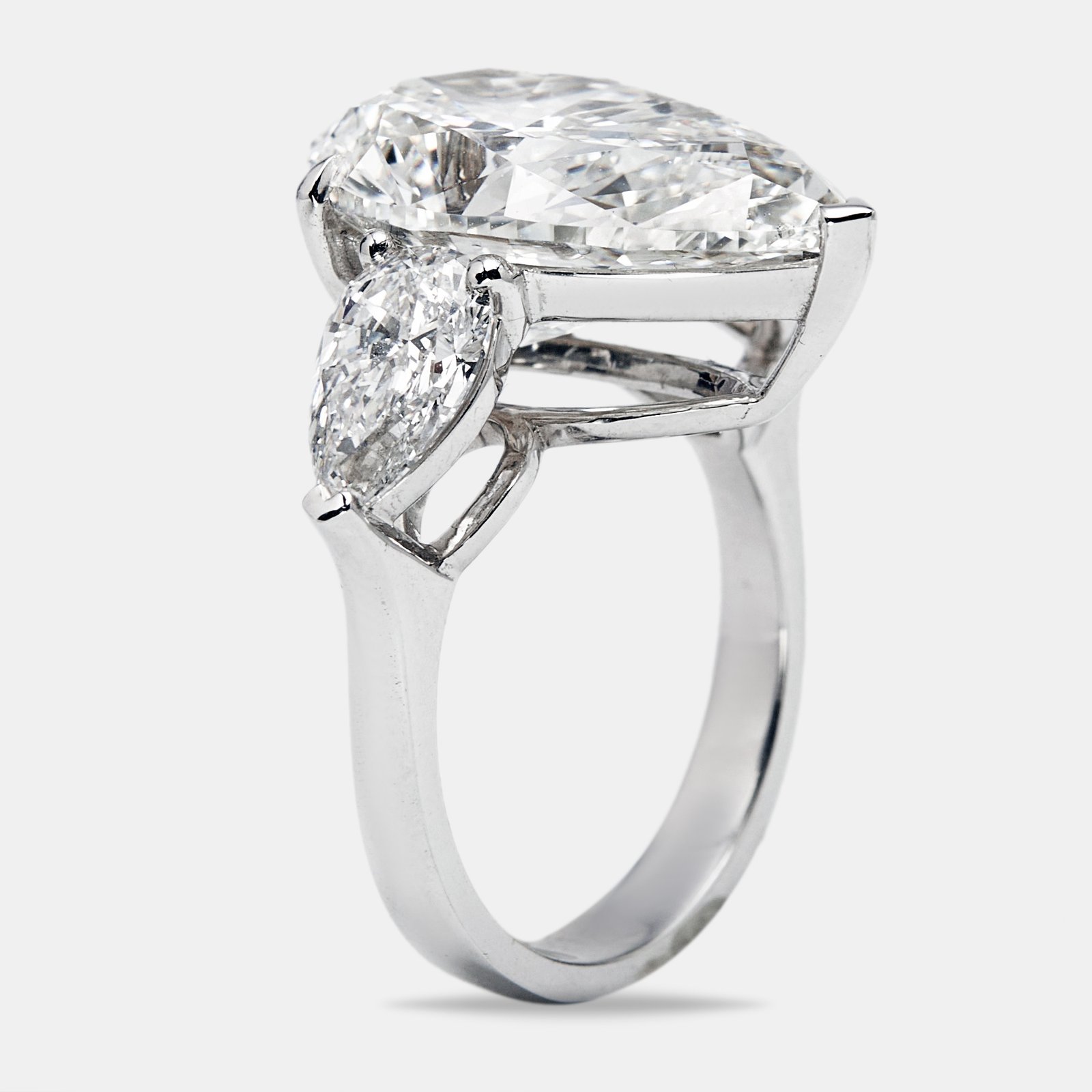 luxury-women-the-diamond-edit-new-fine-jewelry-p1175978-005.jpg 12.00 cts pear brilliant cut lab grown diamond 18k white gold ring size 51