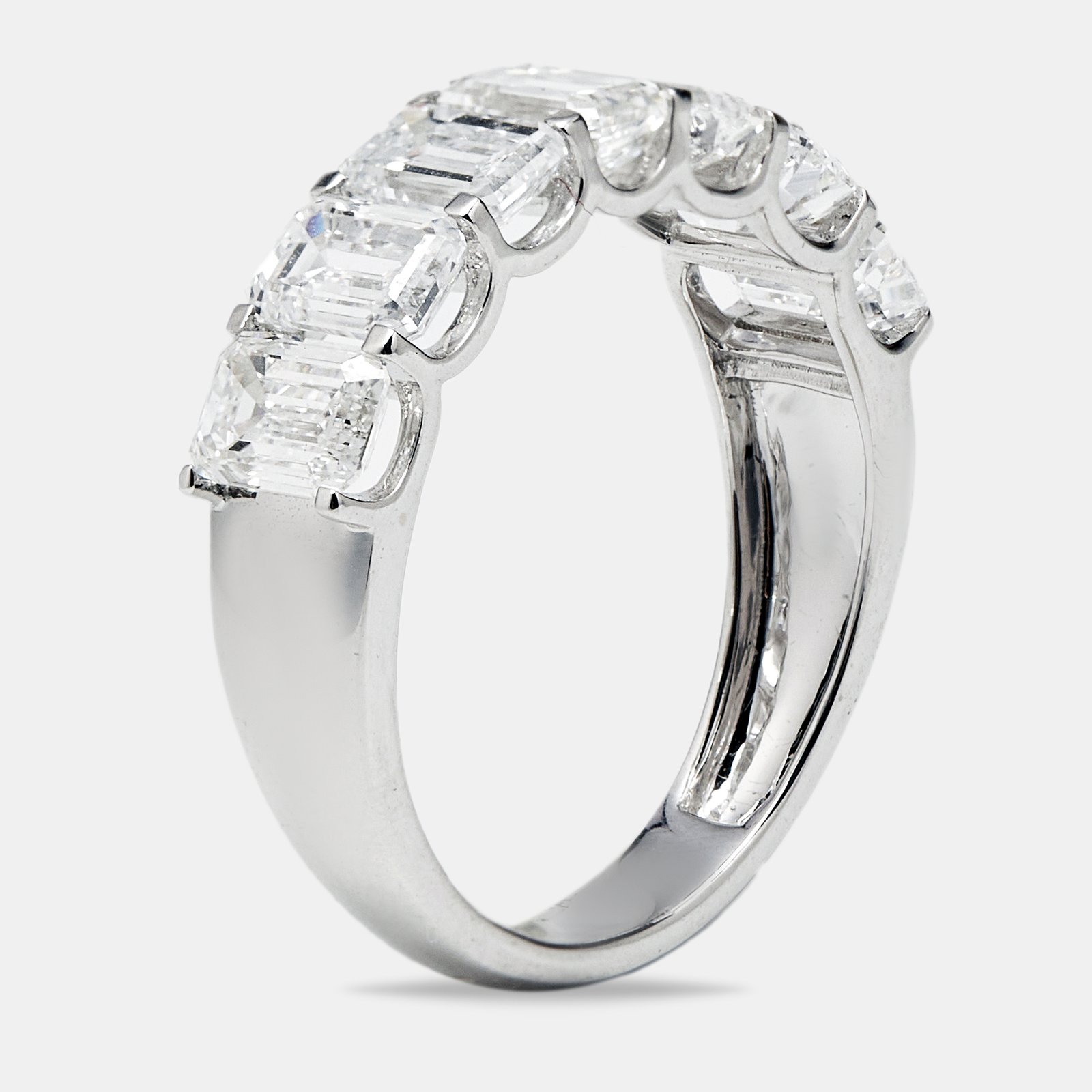 luxury-women-the-diamond-edit-new-fine-jewelry-p1175991-006.jpg 2.95 cts emerald cut lab grown diamond 18k white gold ring size 52
