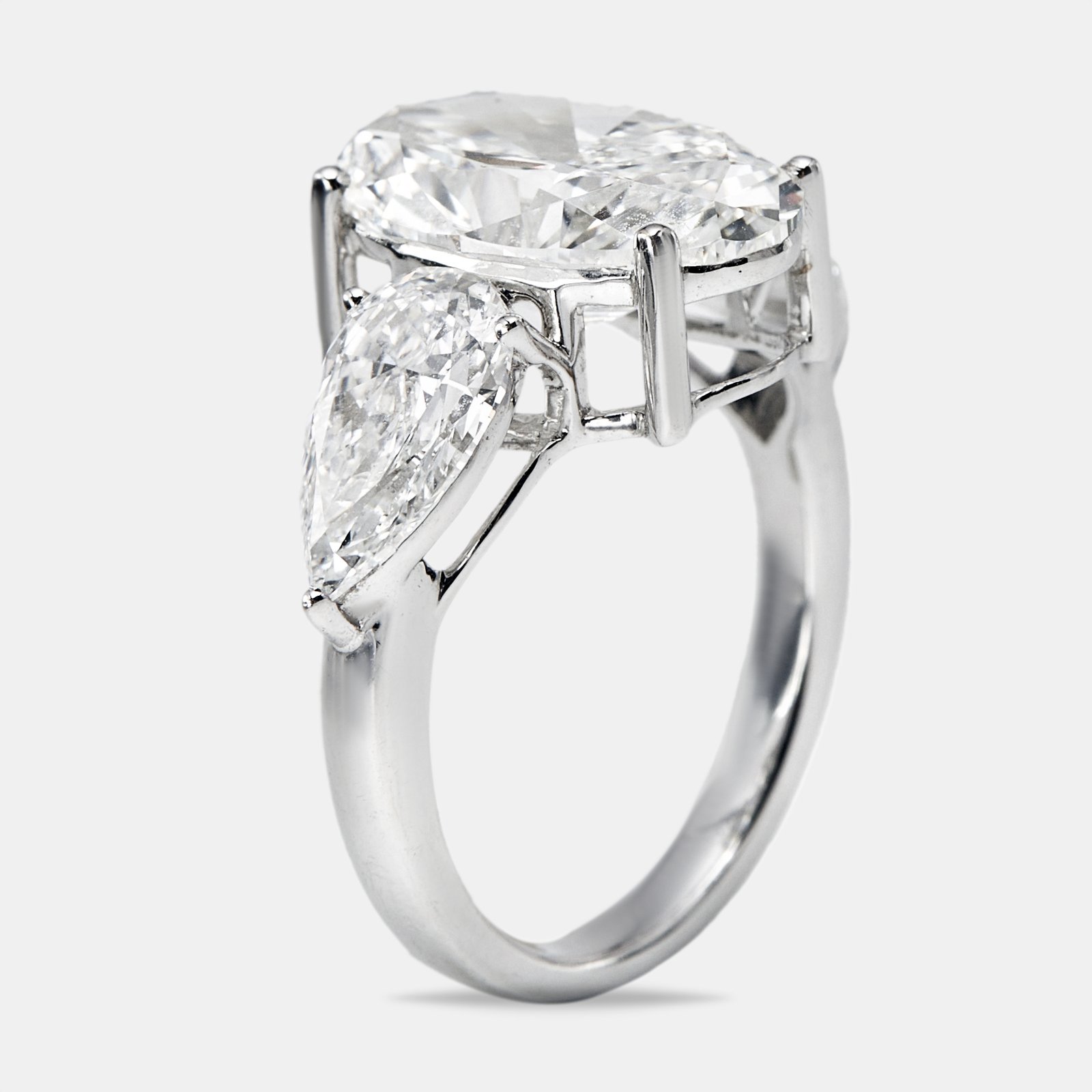 luxury-women-the-diamond-edit-new-fine-jewelry-p1175997-001-2.jpg 7.45 cts oval and pear lab grown diamond 18k white gold ring size 52