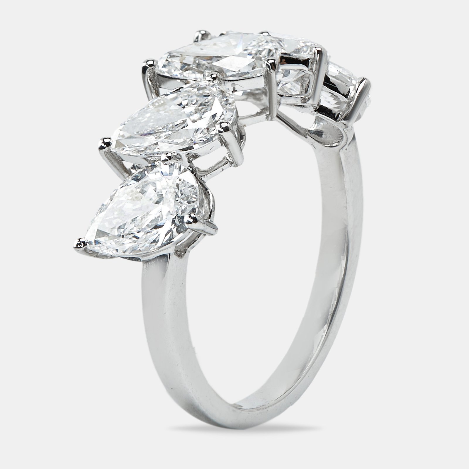 luxury-women-the-diamond-edit-new-fine-jewelry-p1176005-002.jpg 2.50 cts pear brilliant cut 18k lab grown diamond 18k white gold ring size 52