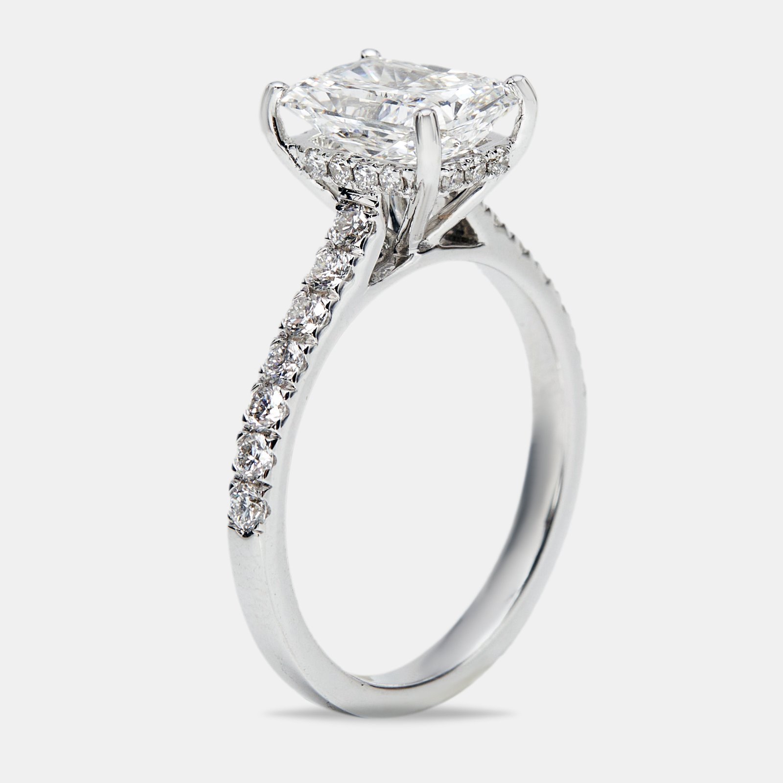 luxury-women-the-diamond-edit-new-fine-jewelry-p1176011-005.jpg 2.50 cts radiant cut and round lab grown diamond 18k white gold ring size 54