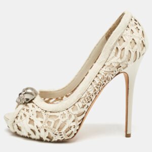 alexander mcqueen white leather and calf hair skull embellished peep toe pumps size 40